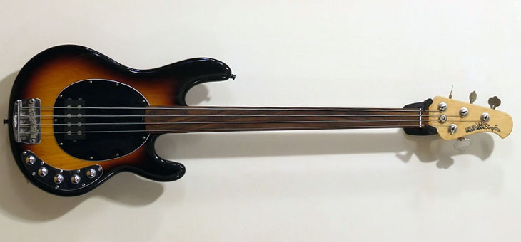 MusicMan - Stingray 4 fretless used