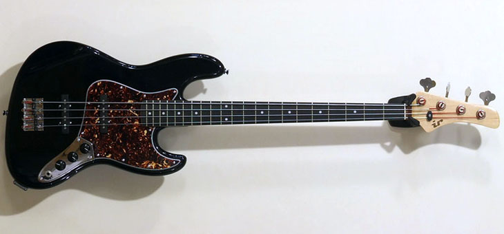 Industrial Radio - IR-J4 midi bass used